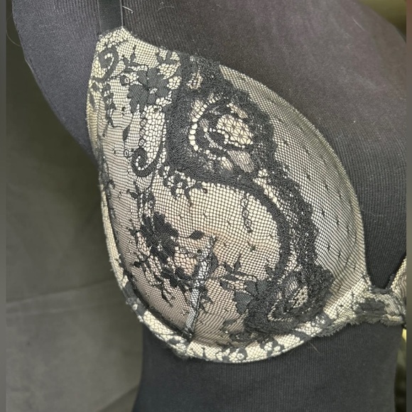 Victoria Secrets 34DDD Black lace dream angles push up - Picture 3 of 6